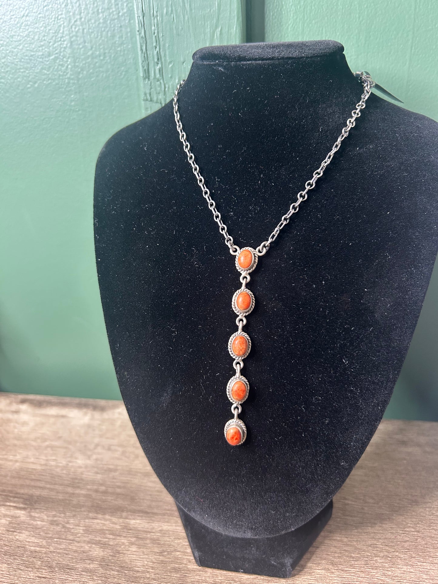 Apple Coral Lariat