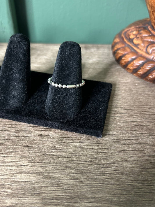 Bar Triple Dot Ring