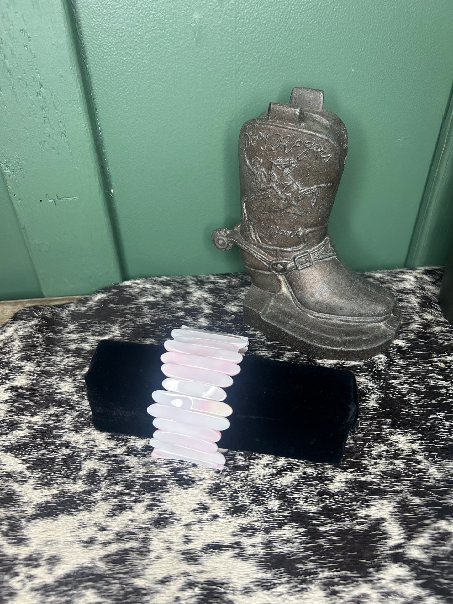 Pink Conch Stretch Bracelet
