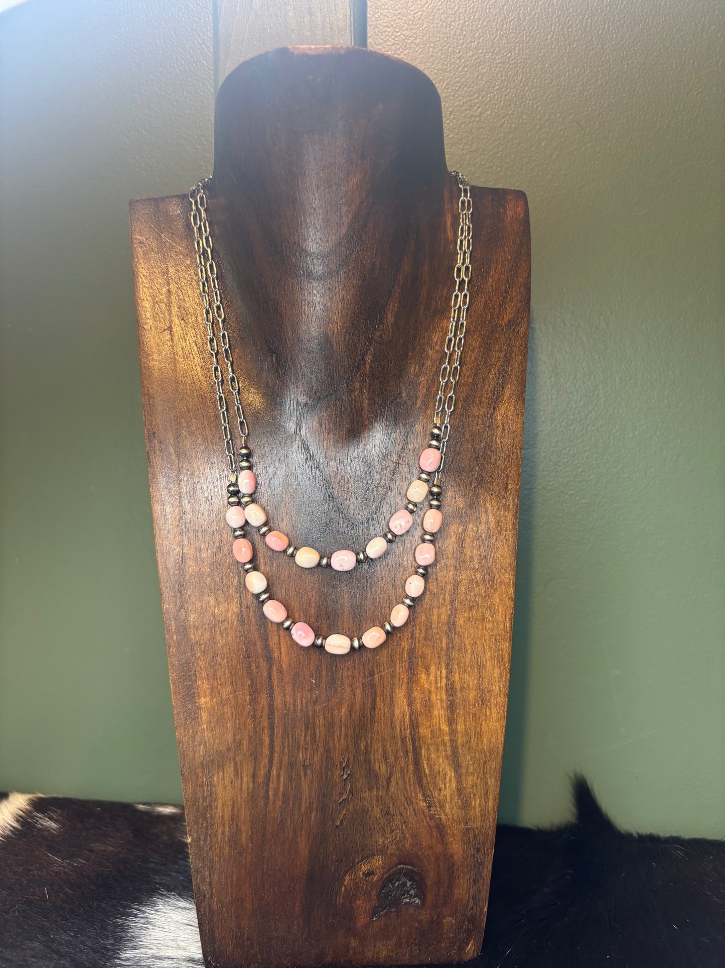 Extended Bar Pink Conch Necklaces