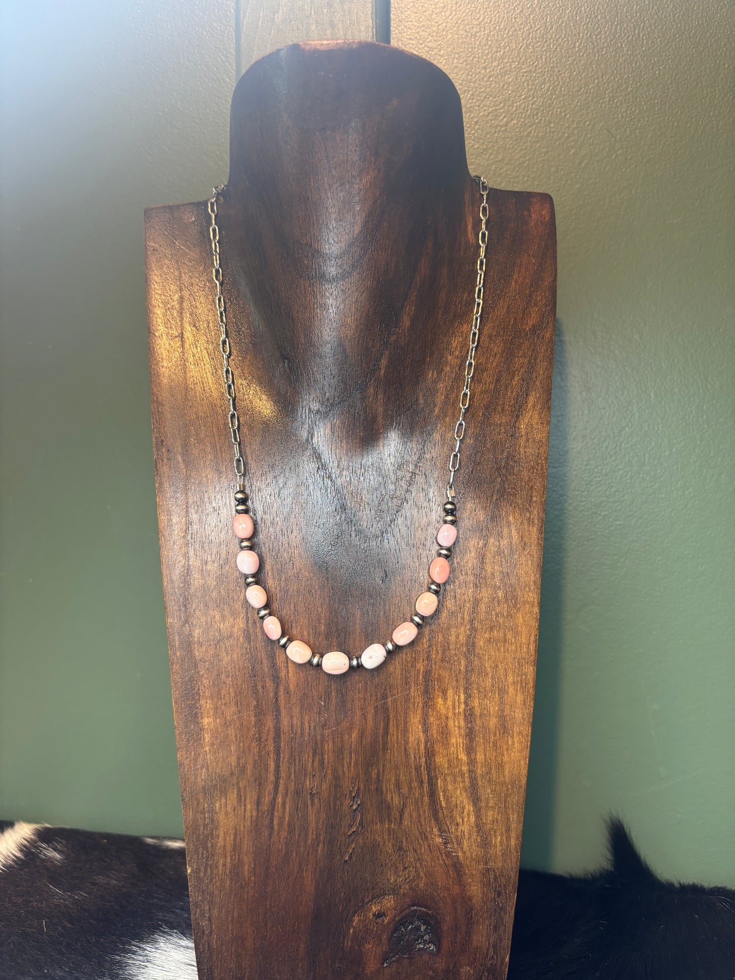 Extended Bar Pink Conch Necklaces