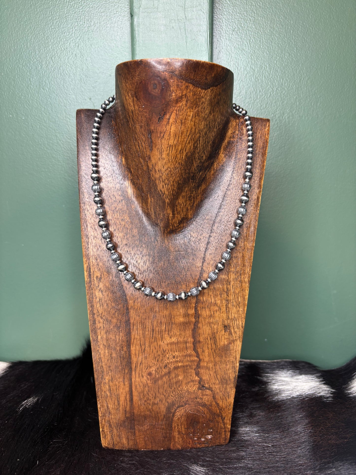 Sterling Silver Corrugated Pearls Necklace