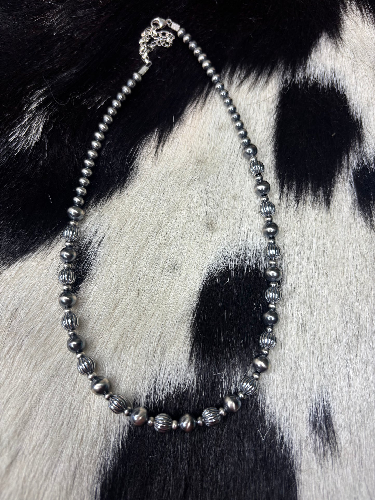 Sterling Silver Corrugated Pearls Necklace