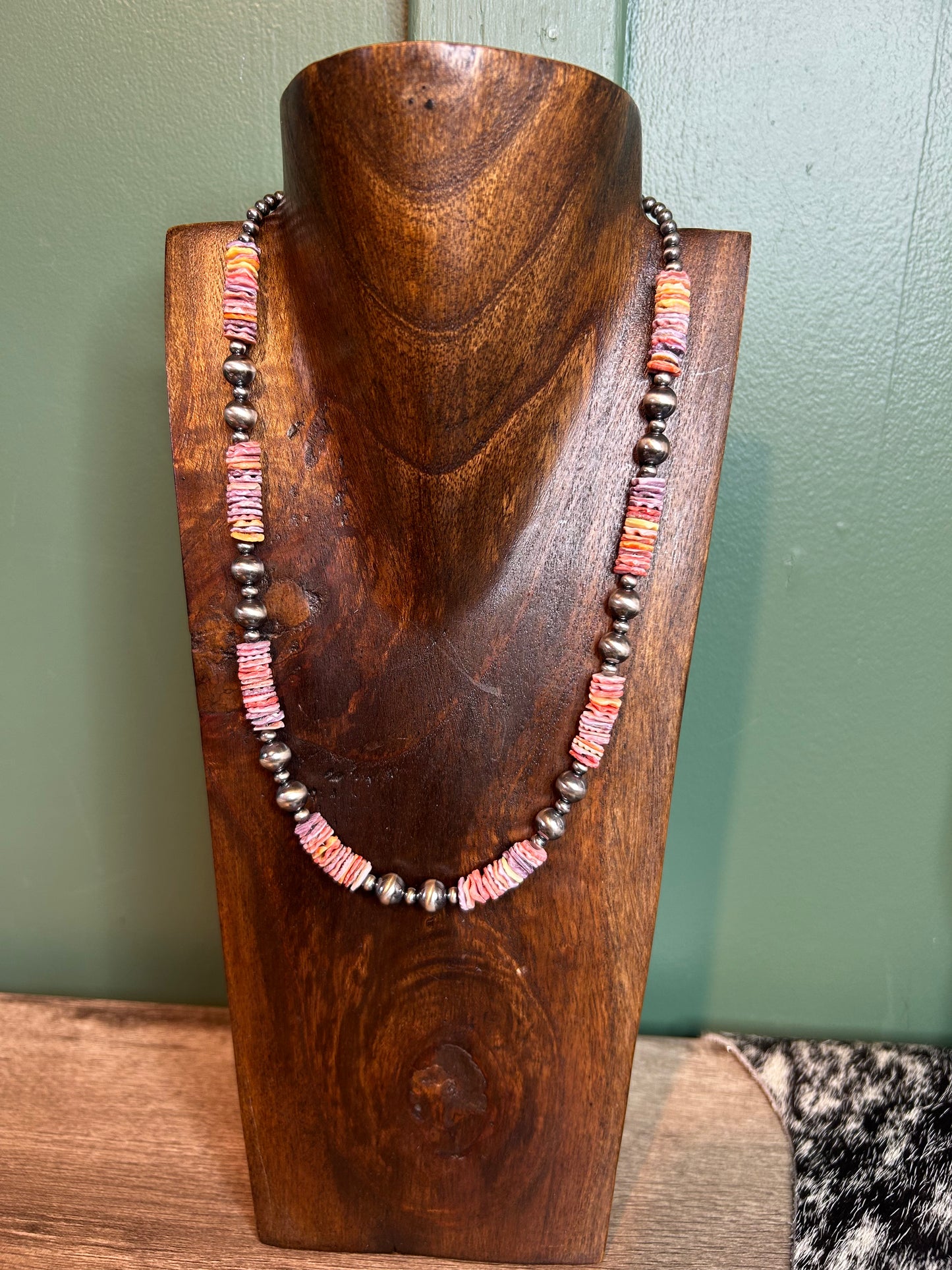 Royal Pectin Shell Necklace