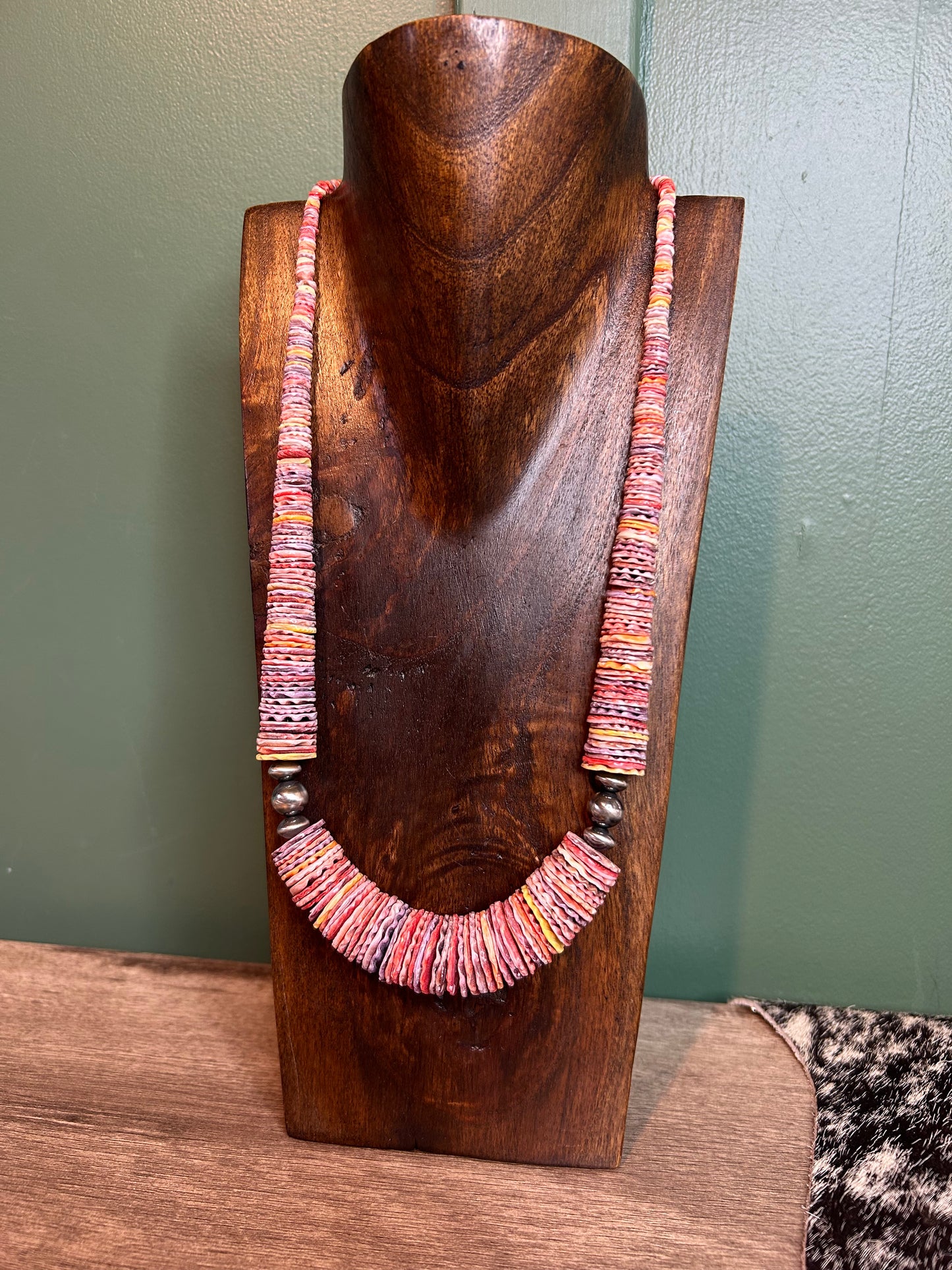 Royal Pectin Shell Necklace